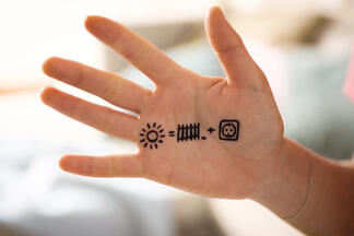 Wärme & Strom | Unabhänigkeit | Hand Symbole