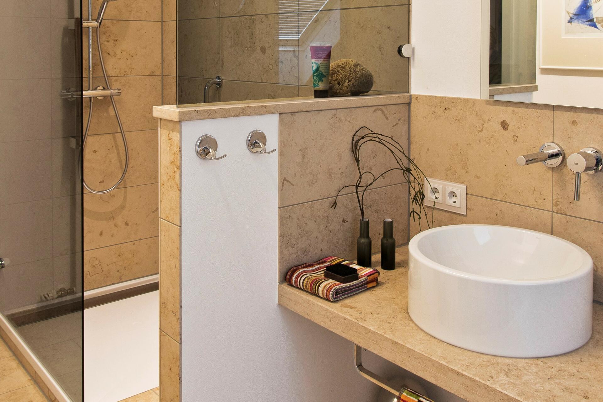 Naturstein im Badezimmer