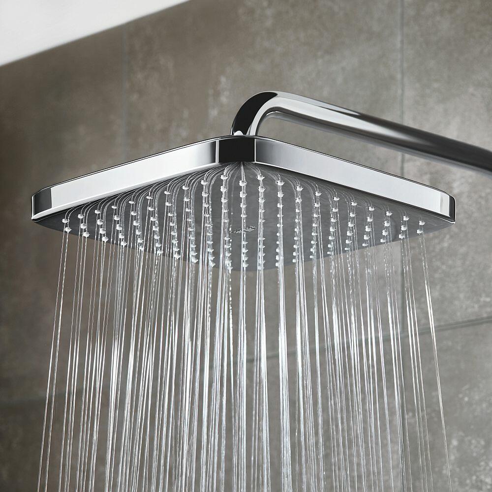 Große Eckbrause mit Rain-Strahl-Funktion von GROHE 