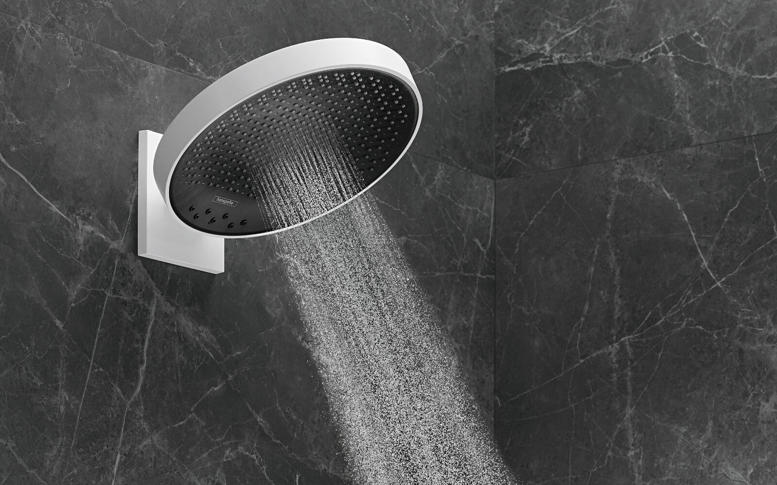 Kopfbrause Hansgrohe mit der Einstellung Intense Powderrain