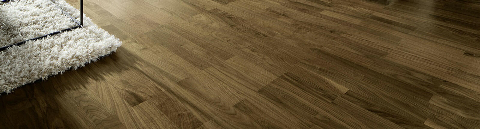 Holz verleiht Räumen eine wohnliche Atmosphäre